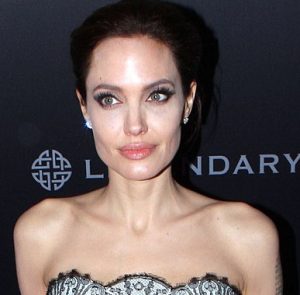 Angelina Jolie rostro rectangular